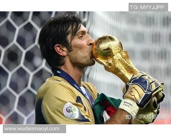 马丁内斯的传奇人生与足球职业生涯的辉煌成就探秘